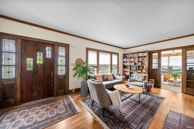 210 Wakewa Avenue, South Bend, IN 46617