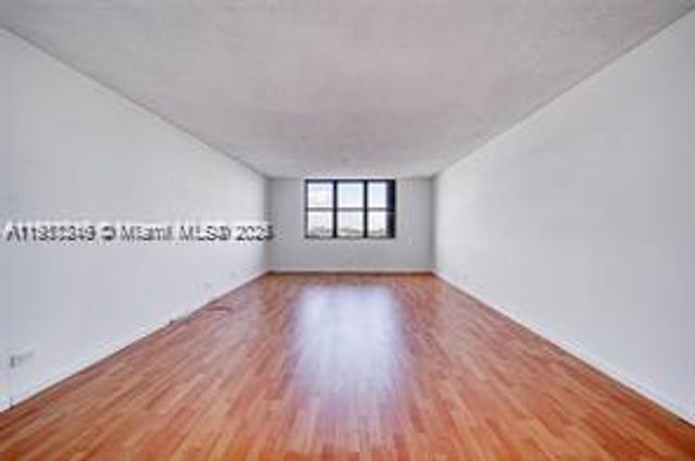 1800 NE 114th St 902, Miami, FL 33181