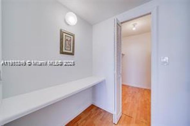 1800 NE 114th St 902, Miami, FL 33181