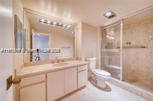 1800 NE 114th St 902, Miami, FL 33181