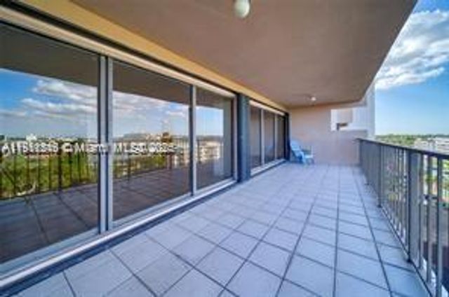 1800 NE 114th St 902, Miami, FL 33181