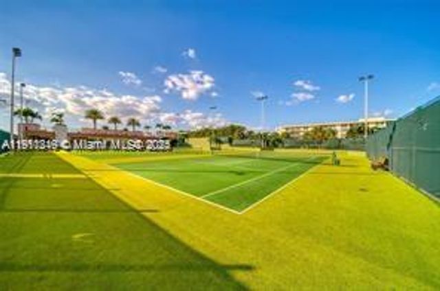 1800 NE 114th St 902, Miami, FL 33181