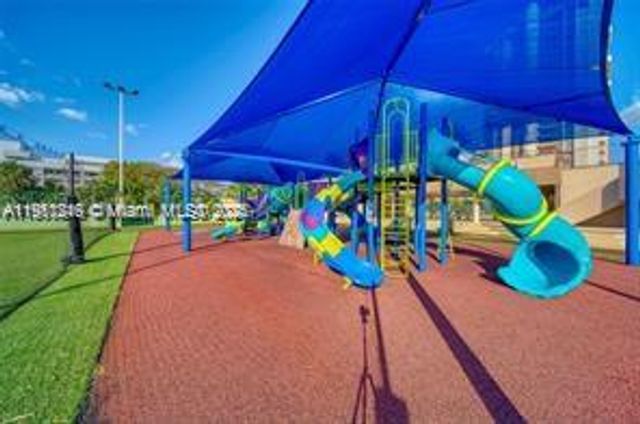 1800 NE 114th St 902, Miami, FL 33181