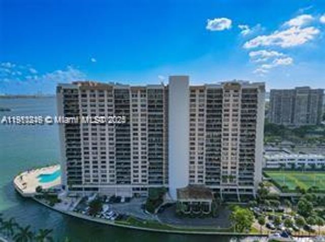 1800 NE 114th St 902, Miami, FL 33181