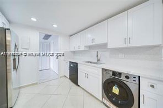 1800 NE 114th St 902, Miami, FL 33181