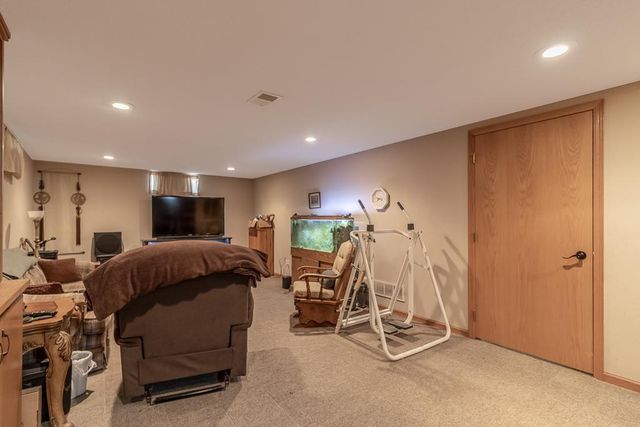 918 Lincoln Avenue, Gaylord, MN 55334