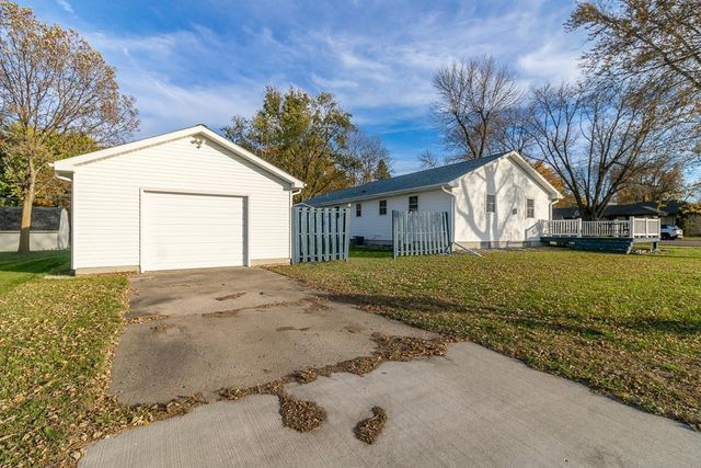 918 Lincoln Avenue, Gaylord, MN 55334