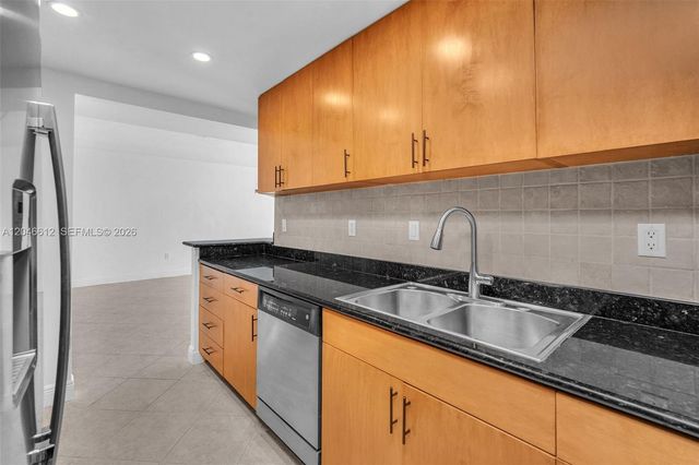 10350 W Bay Harbor Dr 8F, Bay Harbor Islands, FL 33154
