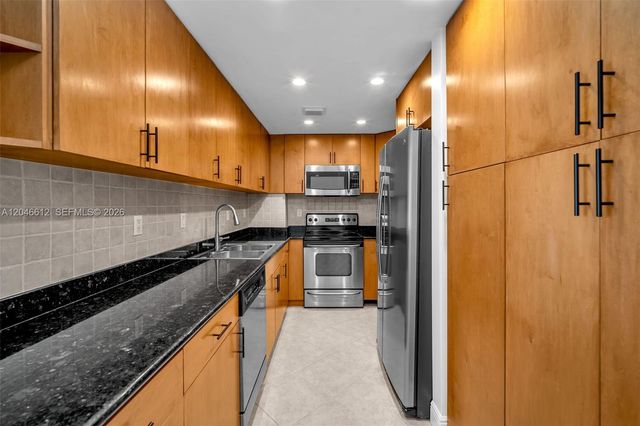 10350 W Bay Harbor Dr 8F, Bay Harbor Islands, FL 33154