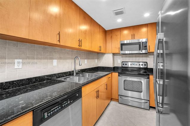 10350 W Bay Harbor Dr 8F, Bay Harbor Islands, FL 33154