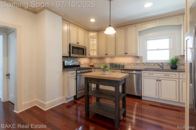 610 Blunk Street, Plymouth, MI 48170
