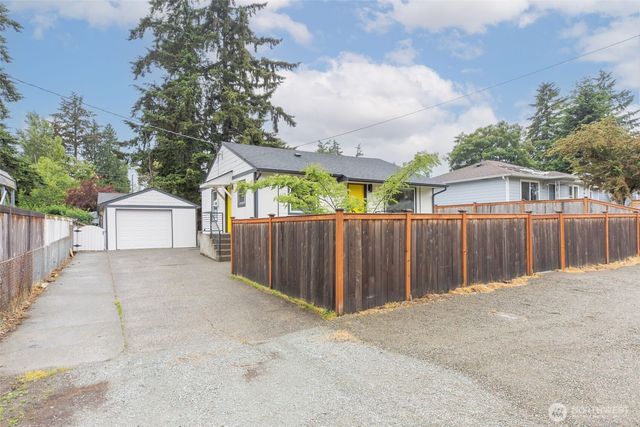 1420 S 129th Street, Burien, WA 98168