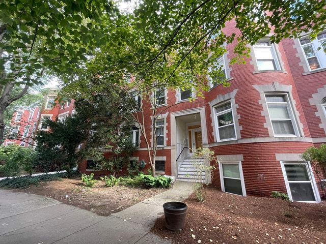 6 Strathmore Rd 2A, Brookline, MA 02445