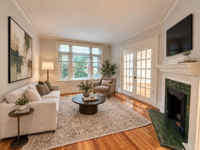 6 Strathmore Rd 2A, Brookline, MA 02445