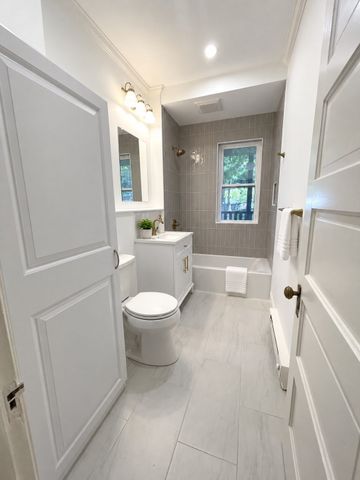 6 Strathmore Rd 2A, Brookline, MA 02445