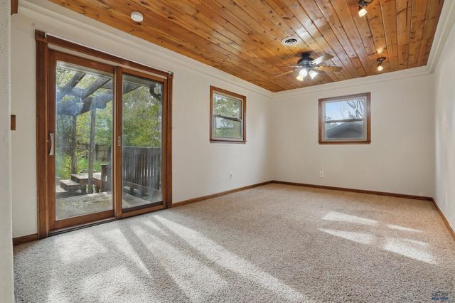 225 N BERRY PINE RD, Rapid City, SD 57702