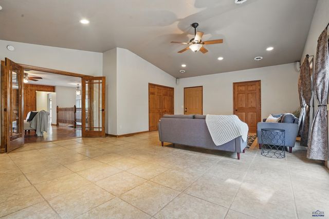 225 N BERRY PINE RD, Rapid City, SD 57702