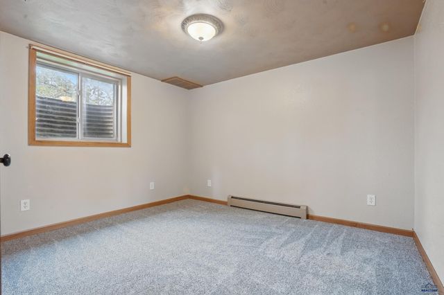 225 N BERRY PINE RD, Rapid City, SD 57702