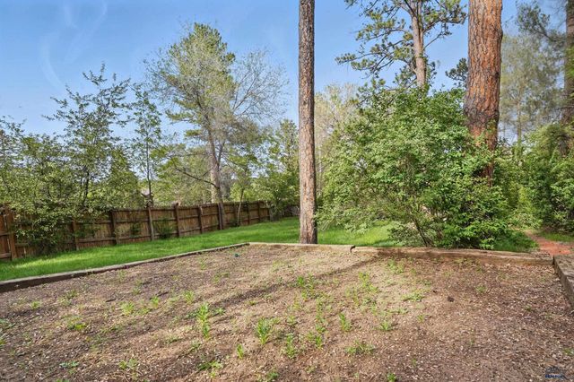 225 N BERRY PINE RD, Rapid City, SD 57702