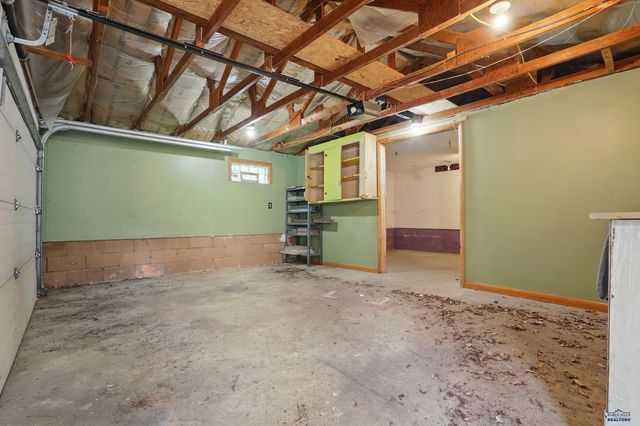 225 N BERRY PINE RD, Rapid City, SD 57702