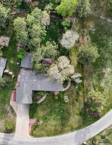 225 N BERRY PINE RD, Rapid City, SD 57702