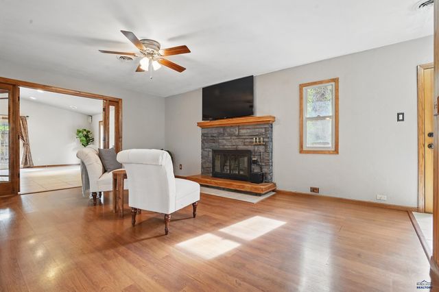 225 N BERRY PINE RD, Rapid City, SD 57702