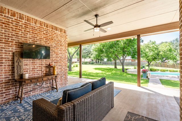 6506 Colonial Drive, Granbury, TX 76049