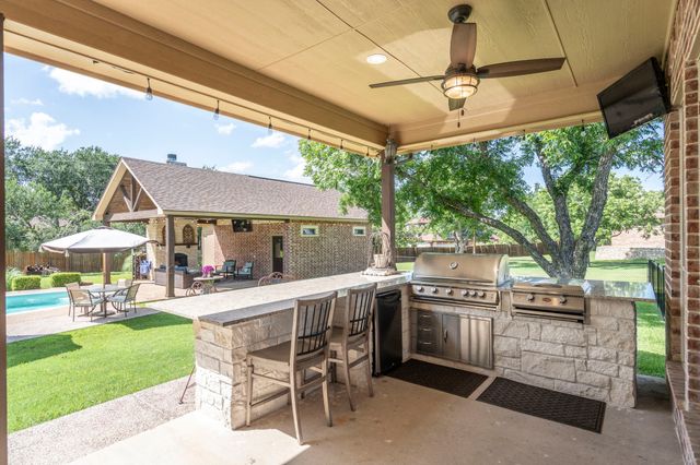 6506 Colonial Drive, Granbury, TX 76049