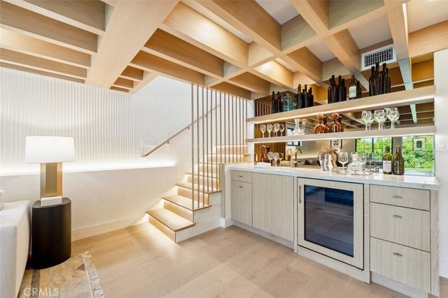 13817 Valley Vista Blvd, Sherman Oaks, CA 91423