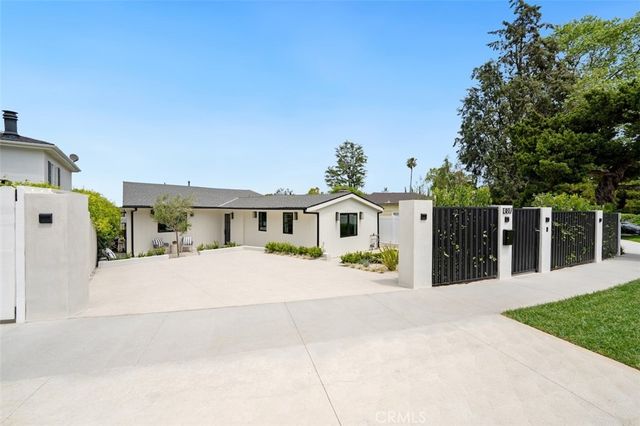 13817 Valley Vista Blvd, Sherman Oaks, CA 91423