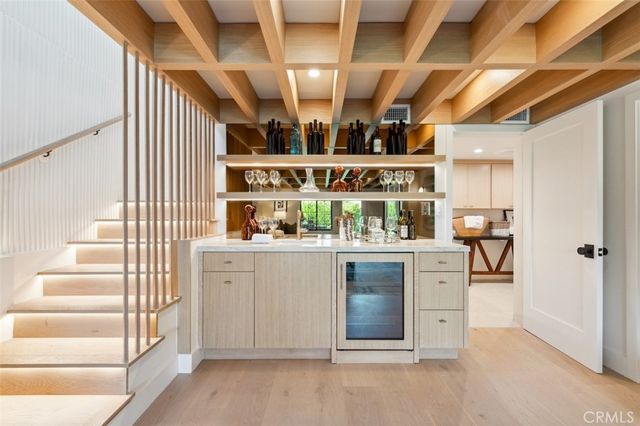 13817 Valley Vista Blvd, Sherman Oaks, CA 91423