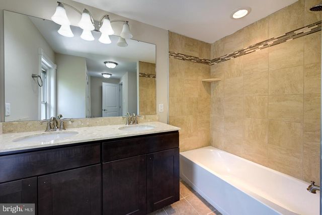 214 HIGHLAND AVE, Downingtown, PA 19335