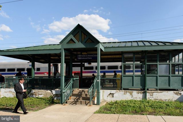 214 HIGHLAND AVE, Downingtown, PA 19335