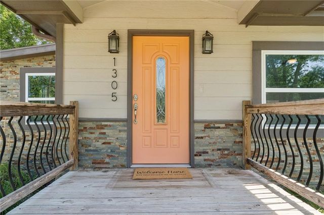 1305 S 80th Street, Kansas City, KS 66111