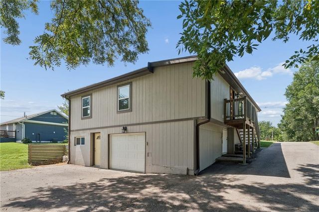 1305 S 80th Street, Kansas City, KS 66111