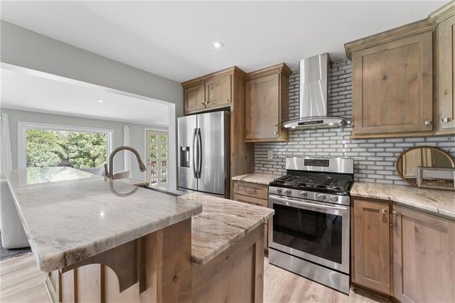 1305 S 80th Street, Kansas City, KS 66111