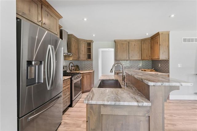 1305 S 80th Street, Kansas City, KS 66111