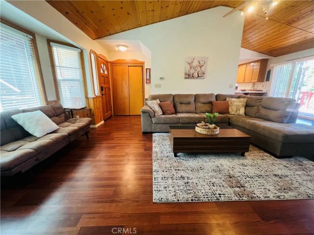 385 Wylerhorn, Crestline, CA 92325