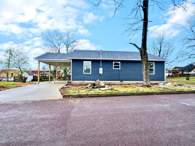 311 3rd Street, Monett, MO 65708