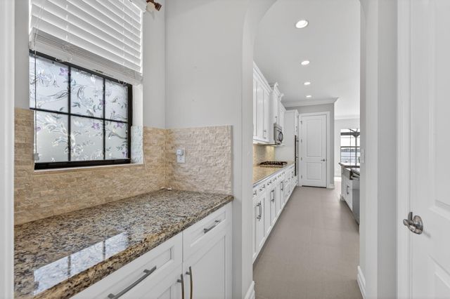 8520 Watercrest Circle W, Parkland, FL 33076