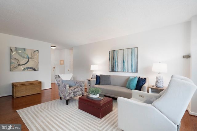 3000 SPOUT RUN PKWY #D305, Arlington, VA 22201