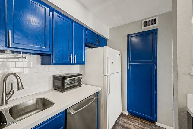 2121 S PENNINGTON Street 2, Mesa, AZ 85202
