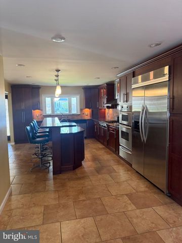 9658 SANDANNE RD, Philadelphia, PA 19115