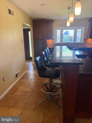 9658 SANDANNE RD, Philadelphia, PA 19115