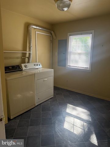 9658 SANDANNE RD, Philadelphia, PA 19115