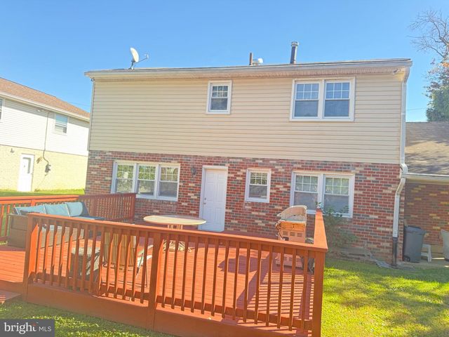 9658 SANDANNE RD, Philadelphia, PA 19115