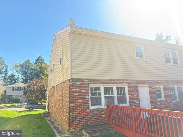 9658 SANDANNE RD, Philadelphia, PA 19115