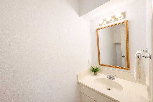 7 Hogan Lane, Huntsville, TX 77340