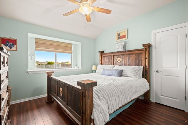 201 N Rawhide TRL, Liberty Hill, TX 78642