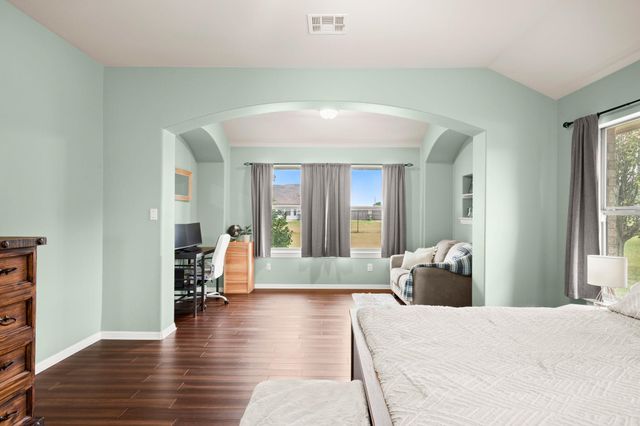 201 N Rawhide TRL, Liberty Hill, TX 78642